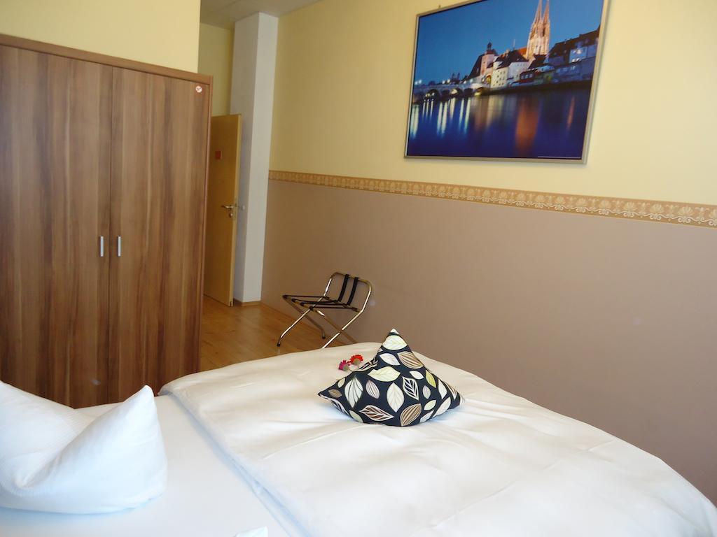 Stadthotel Ρέγκενσμπουργκ Δωμάτιο φωτογραφία